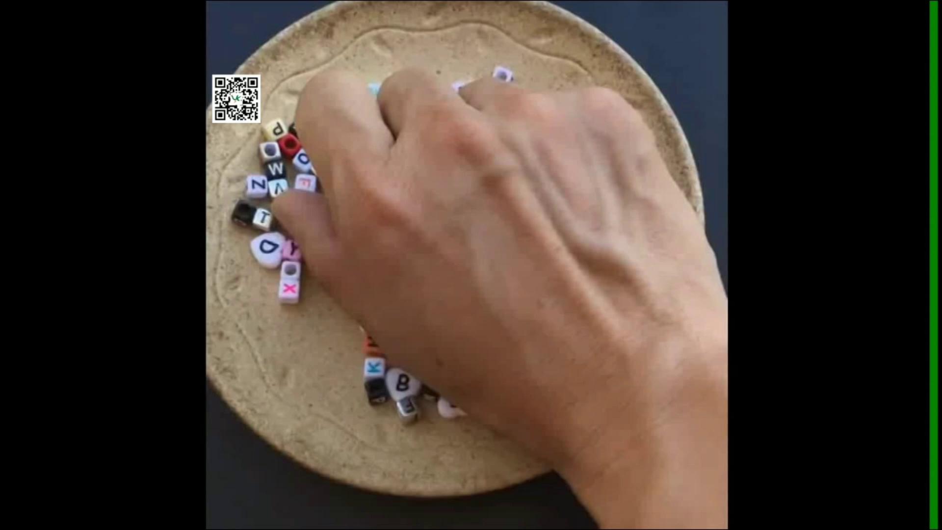 Cheap white square 6mm 7mm 10mm plastic letter beads handmade DIY accessories alphabet beads.